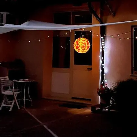 Red Ginger Apartment *