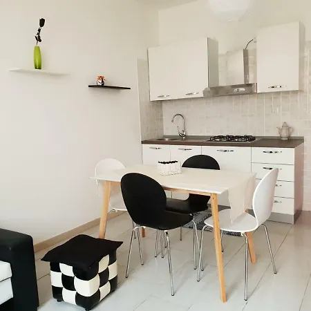 Red Ginger Apartment *